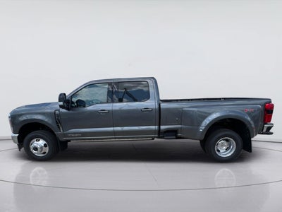 2026 Ford Super Duty F-350 Drw LARIAT