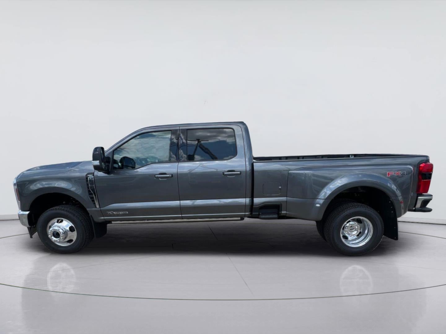2026 Ford Super Duty F-350 Drw LARIAT