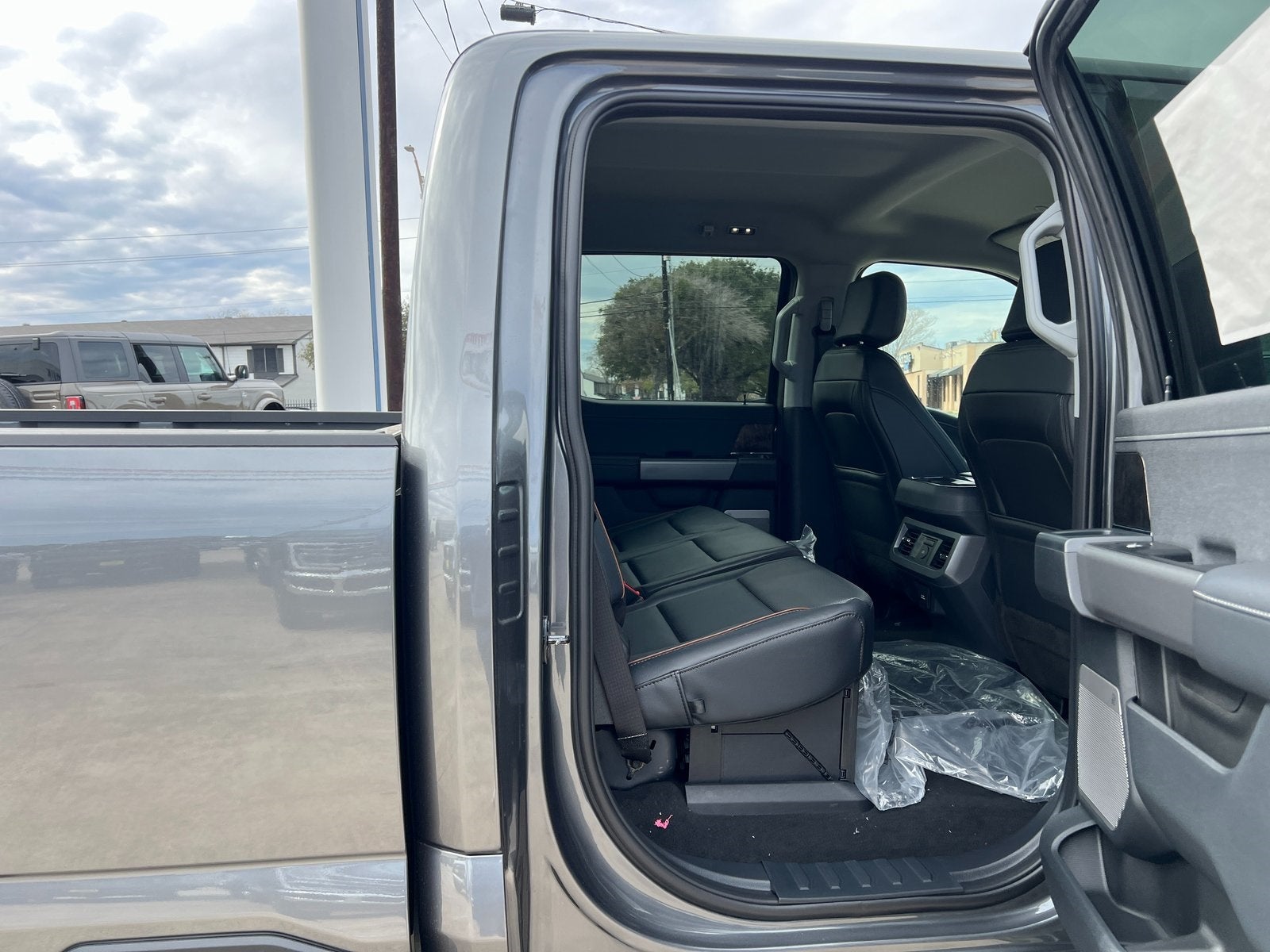 2026 Ford F-350SD Lariat DRW