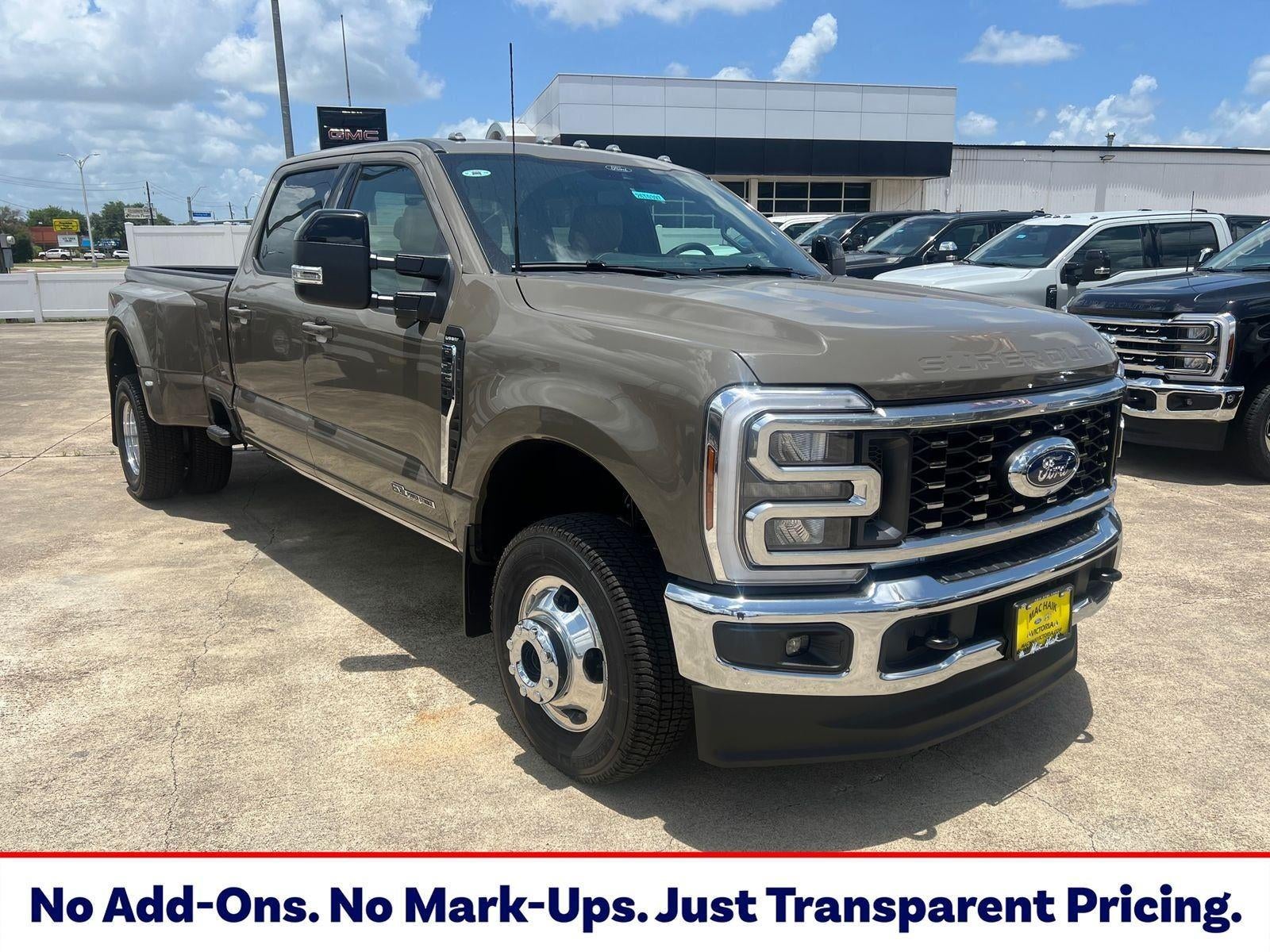 2026 Ford Super Duty F-350 DRW Lariat