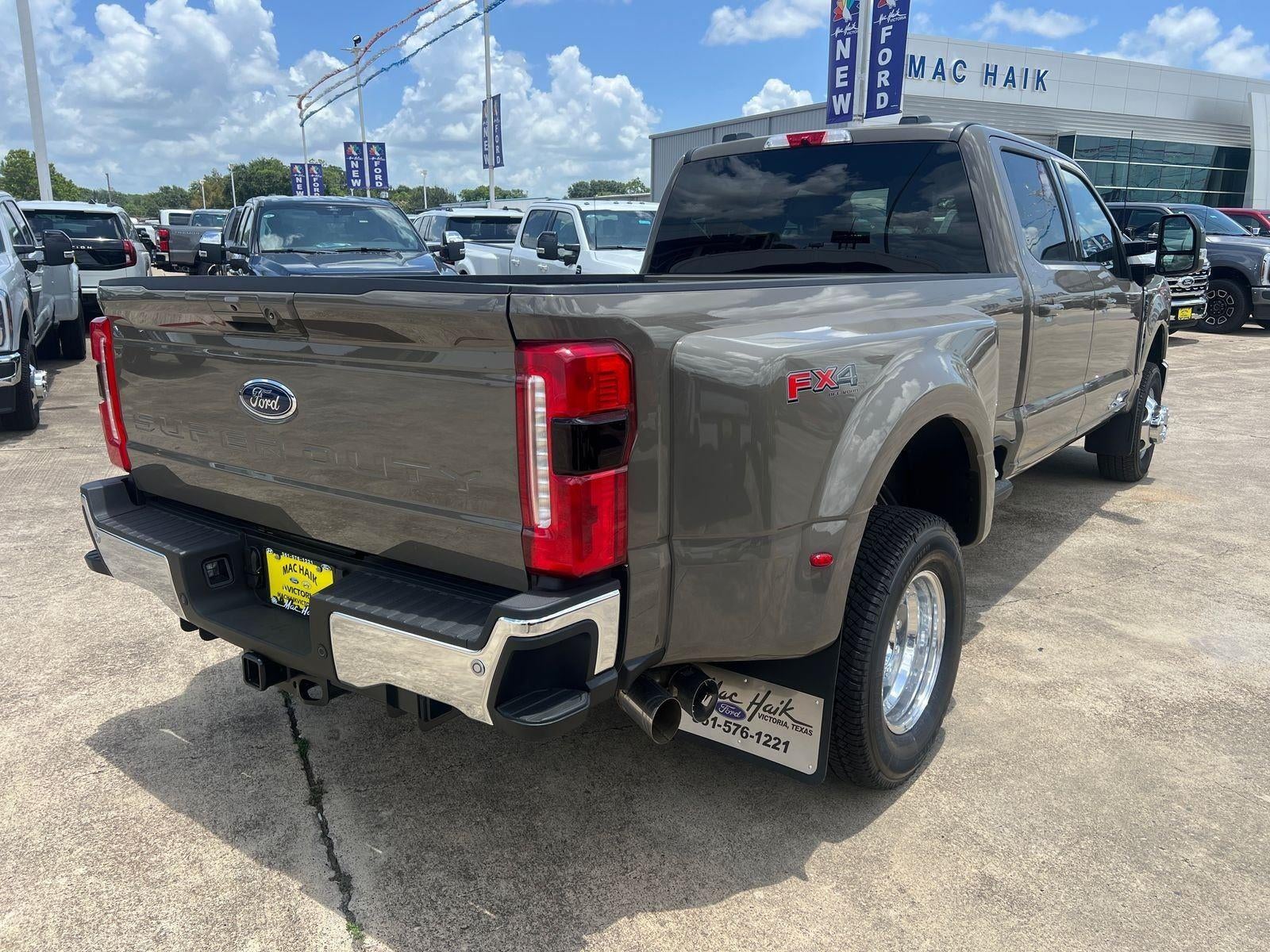 2026 Ford Super Duty F-350 DRW Lariat