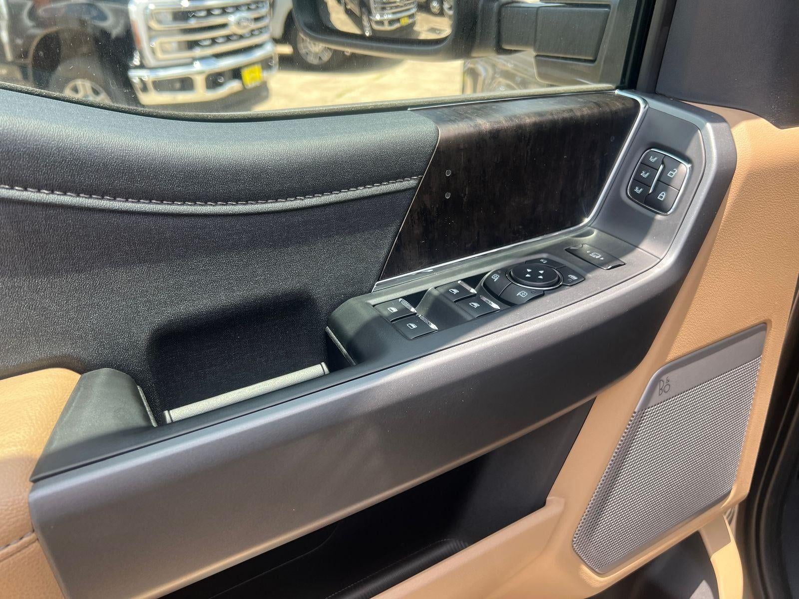 2026 Ford Super Duty F-350 DRW Lariat