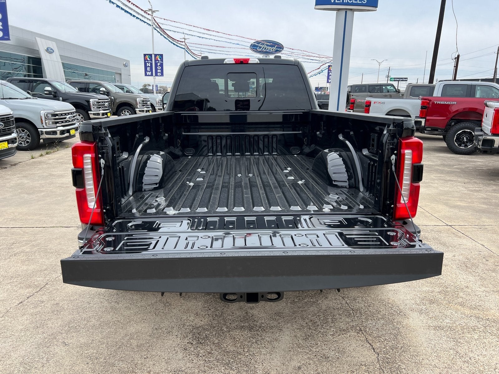 2026 Ford F-350SD Lariat DRW