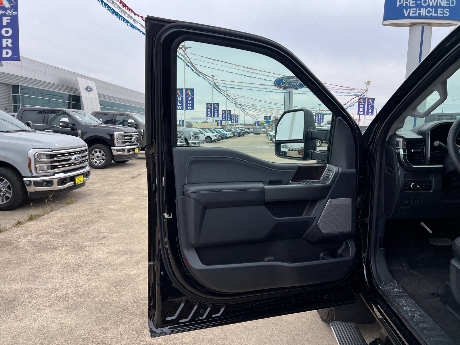 2026 Ford F-350SD Lariat DRW