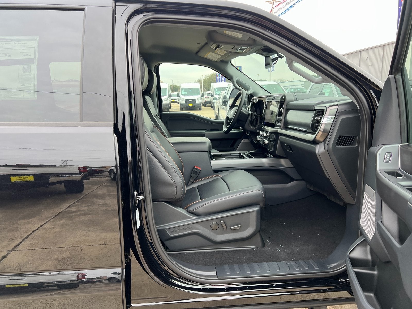 2026 Ford F-350SD Lariat DRW