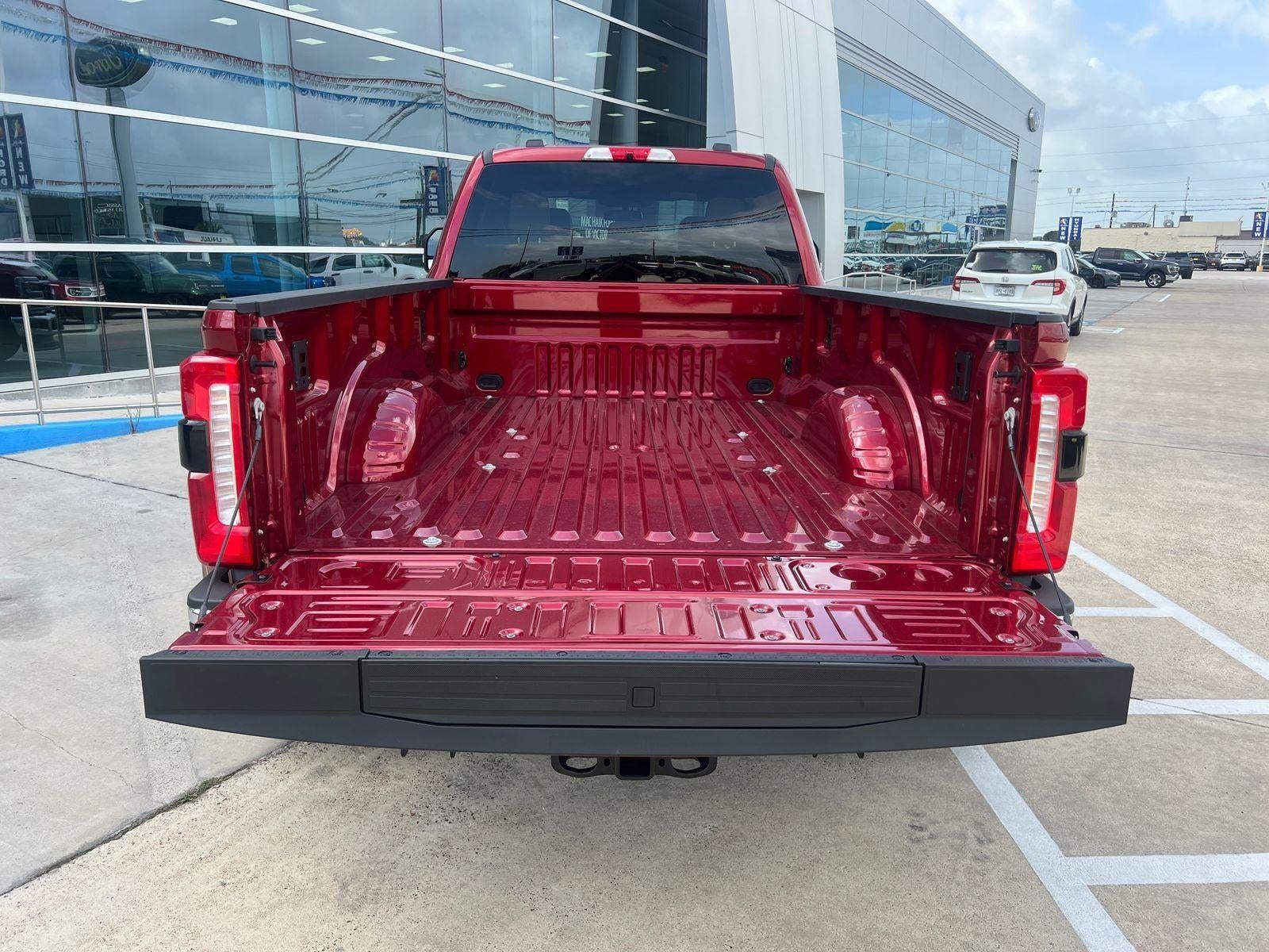 2026 Ford Super Duty F-350 DRW Lariat