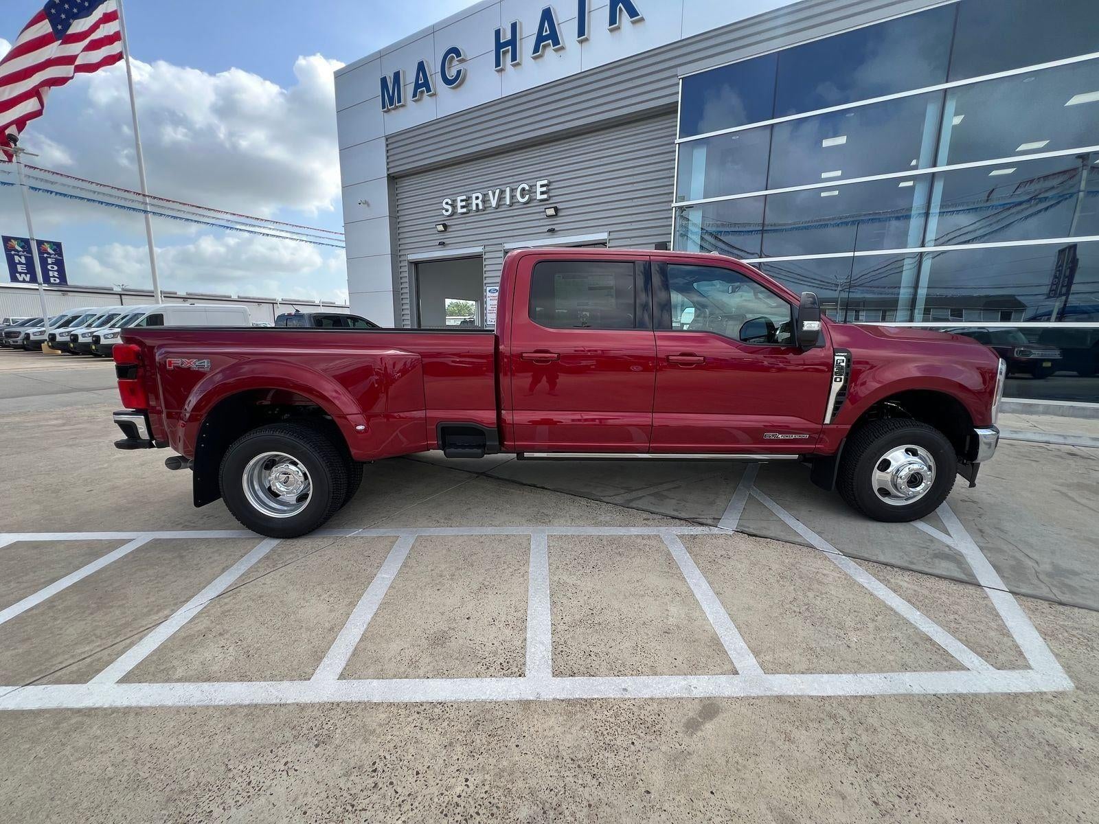 2026 Ford Super Duty F-350 DRW Lariat