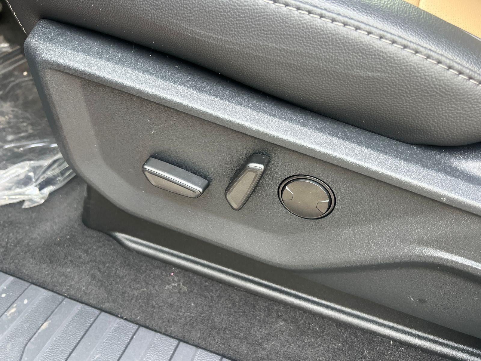 2026 Ford Super Duty F-350 DRW Lariat