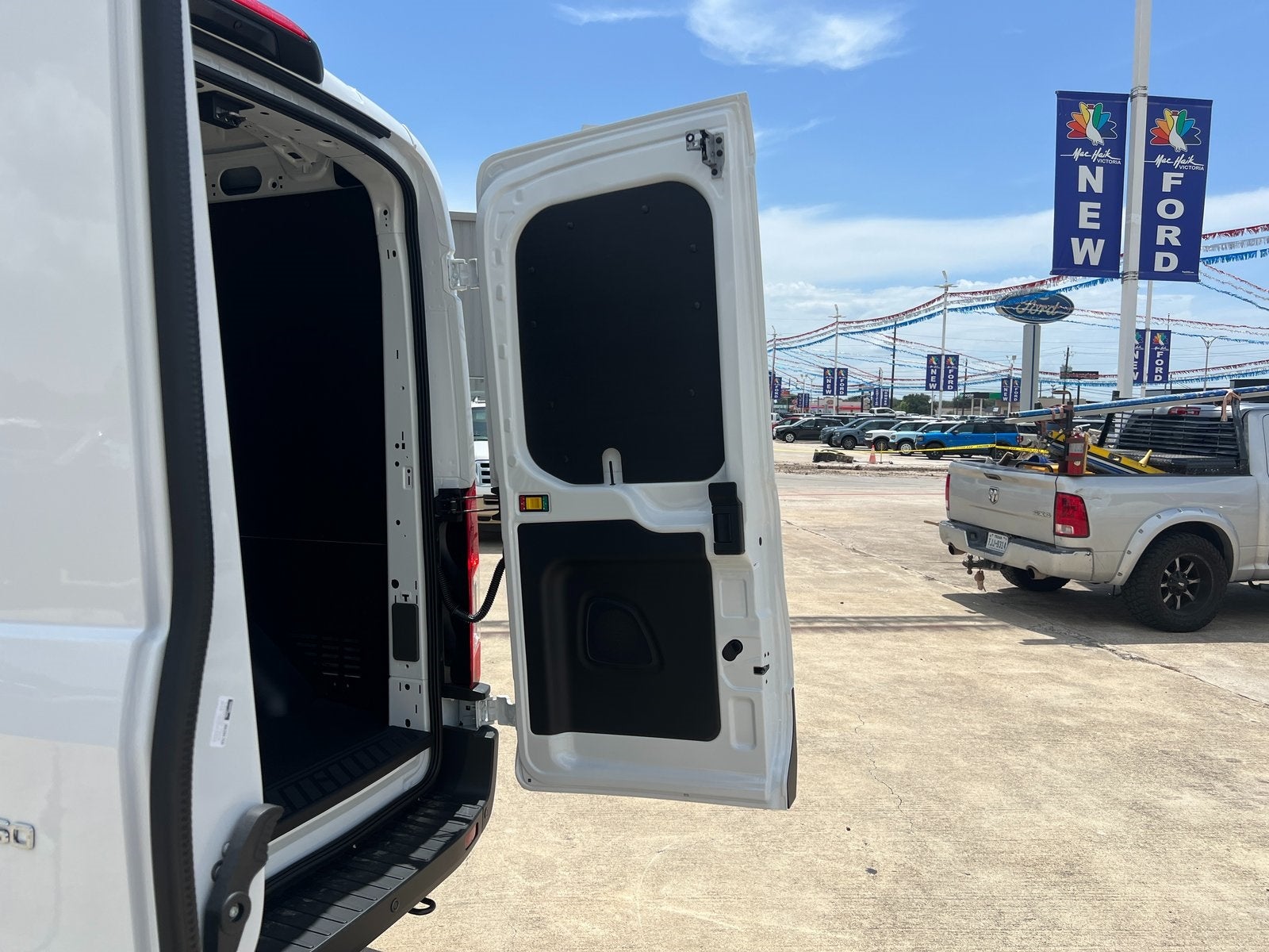 2025 Ford Transit-250 Base