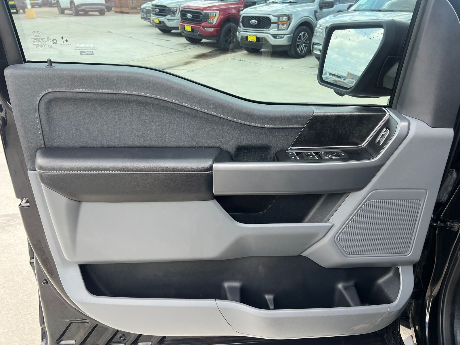 2023 Ford F-150 Lightning XLT
