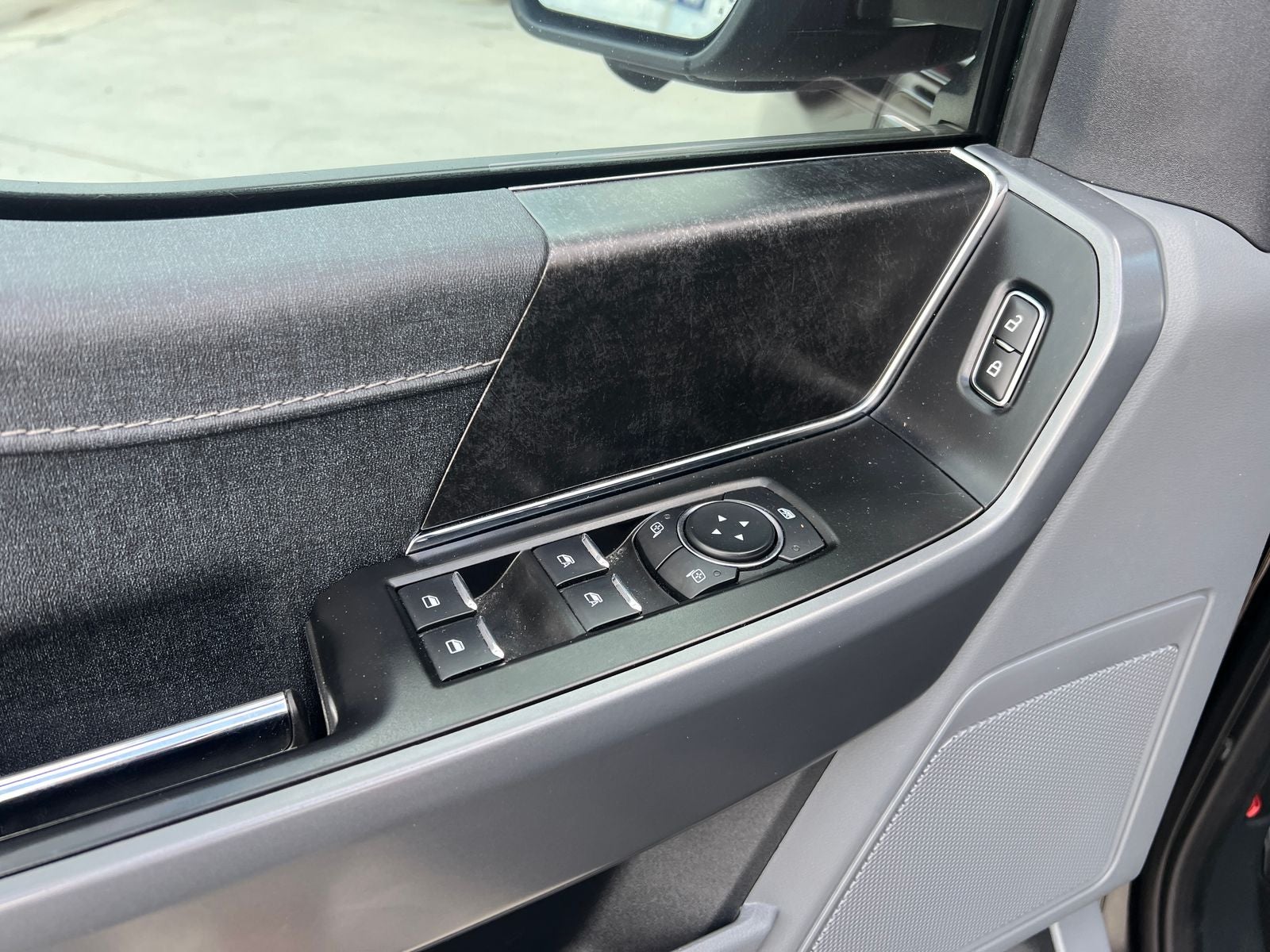 2023 Ford F-150 Lightning XLT