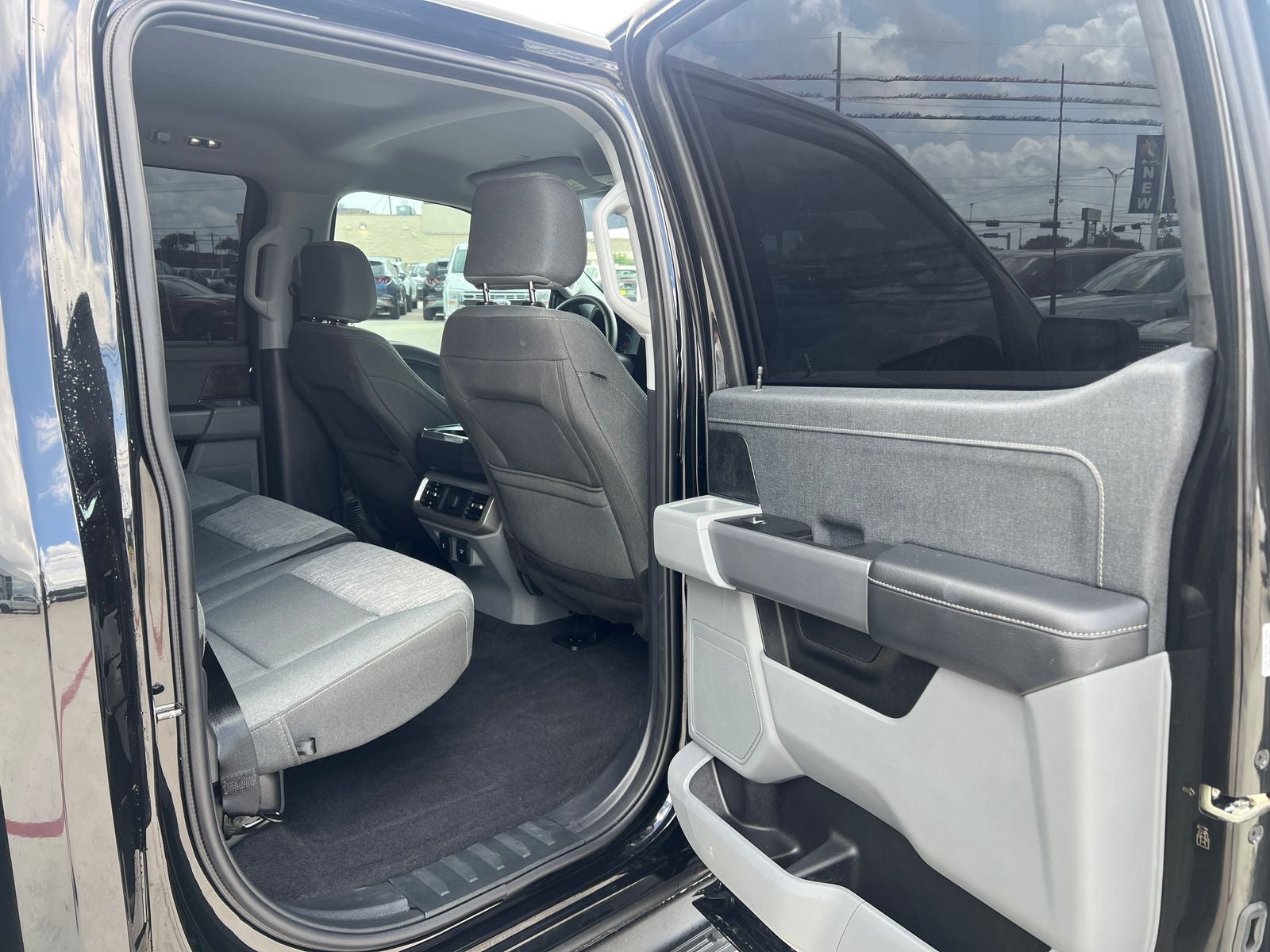 2023 Ford F-150 Lightning XLT