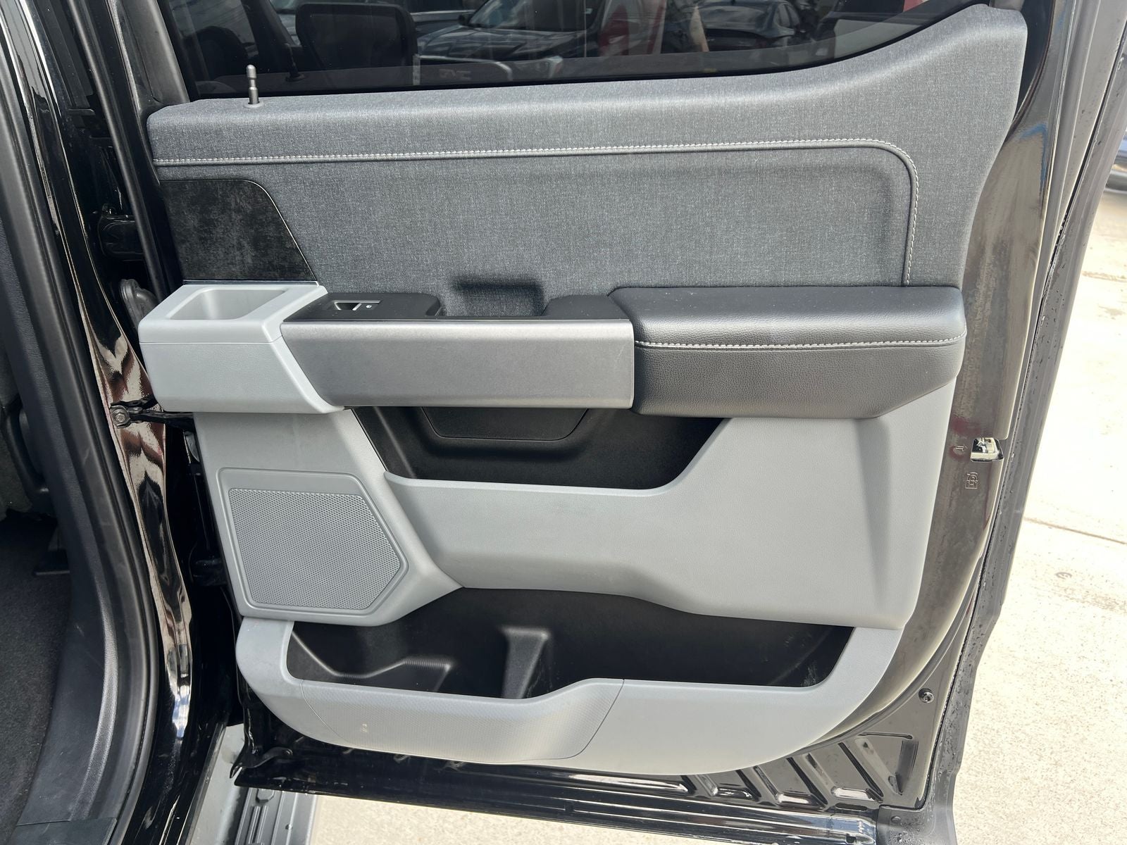 2023 Ford F-150 Lightning XLT