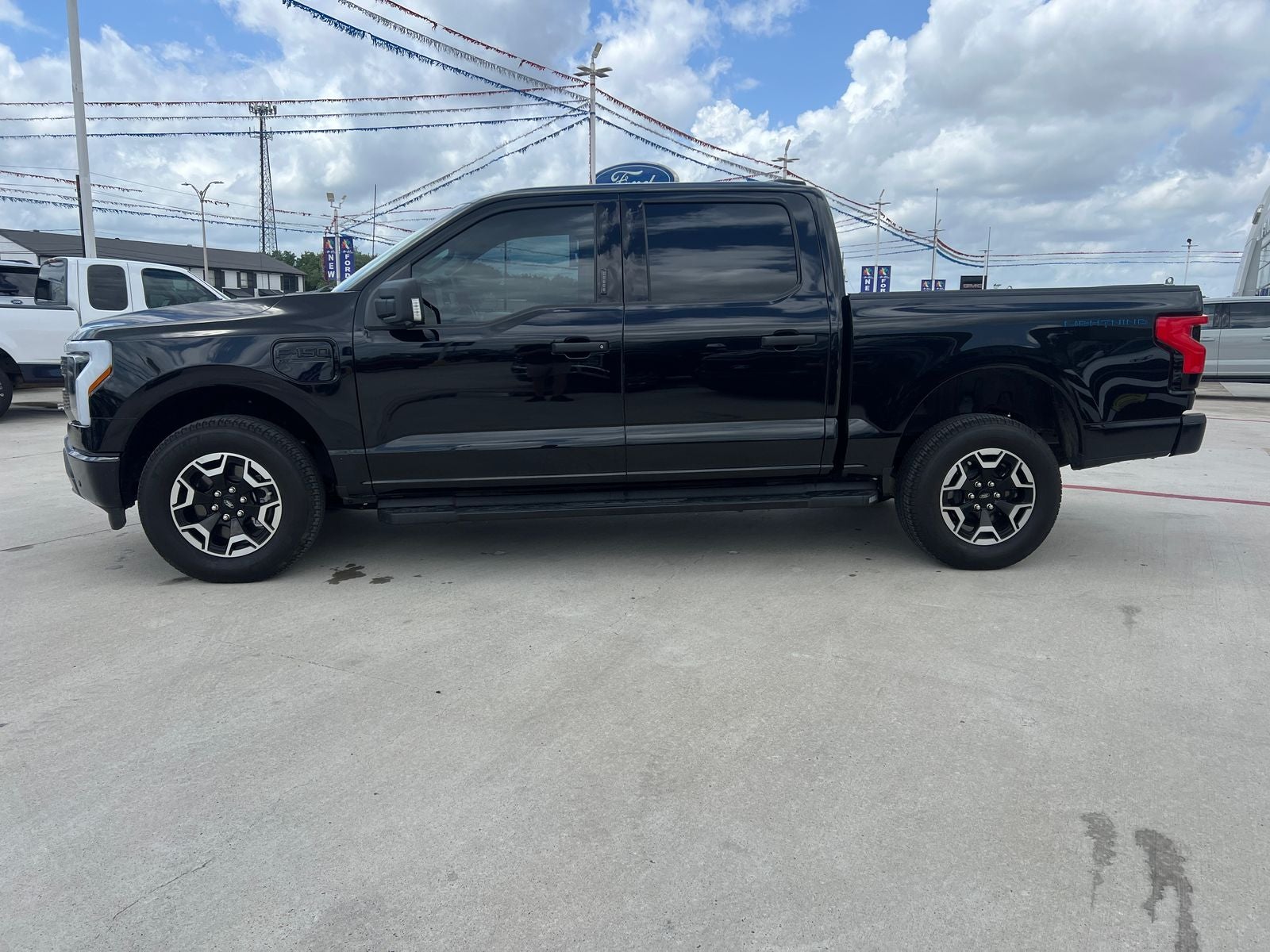 2023 Ford F-150 Lightning XLT