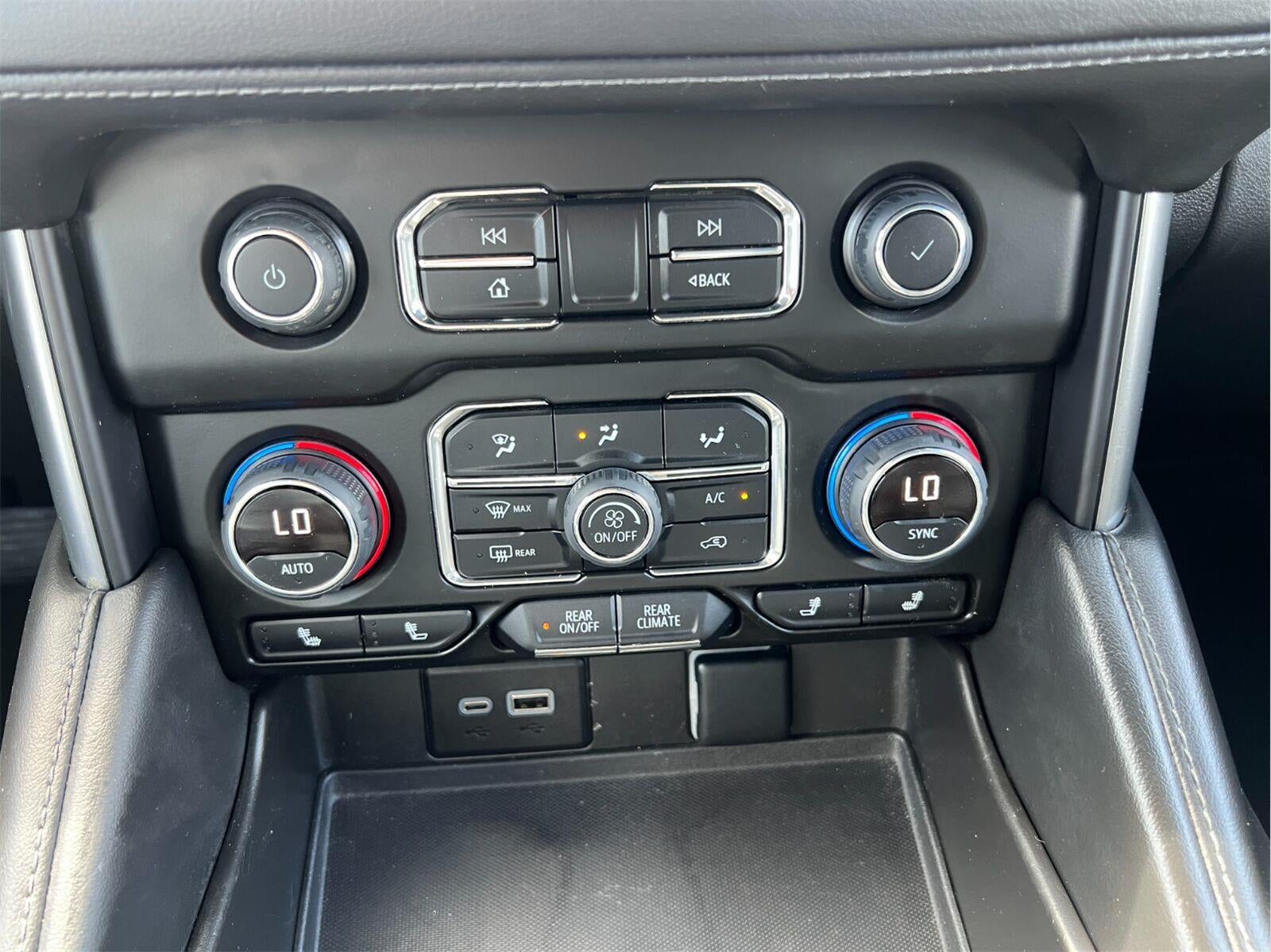 2022 Chevrolet Suburban LT