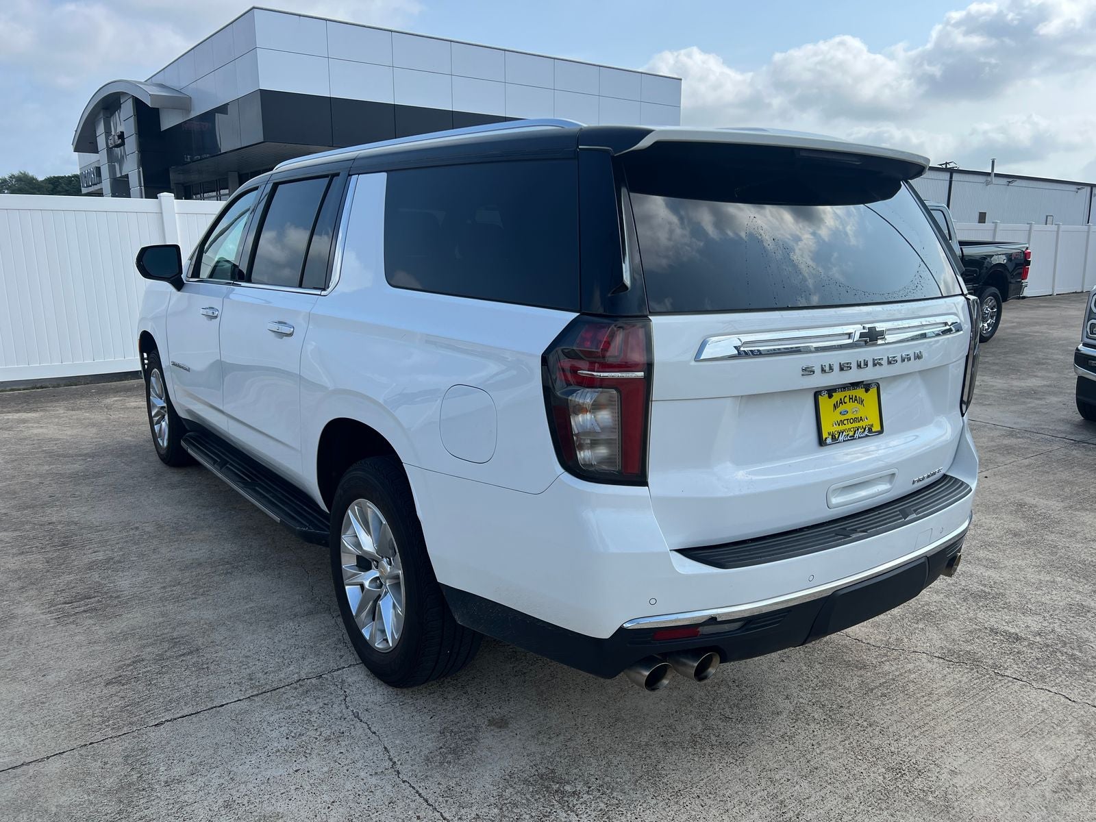 2023 Chevrolet Suburban Premier