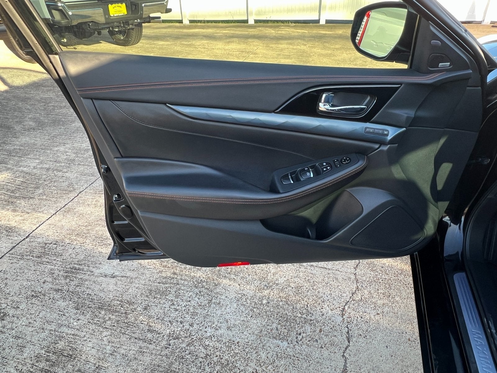 2022 Nissan Maxima SR