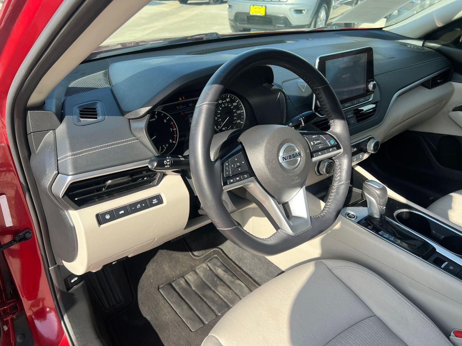 2021 Nissan Altima 2.5 SV