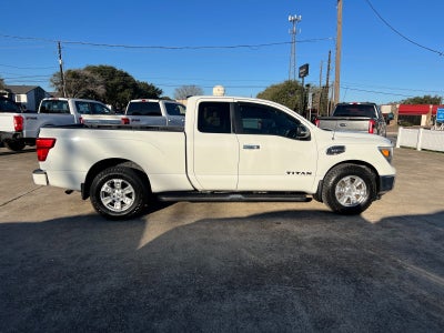 2017 Nissan Titan SV