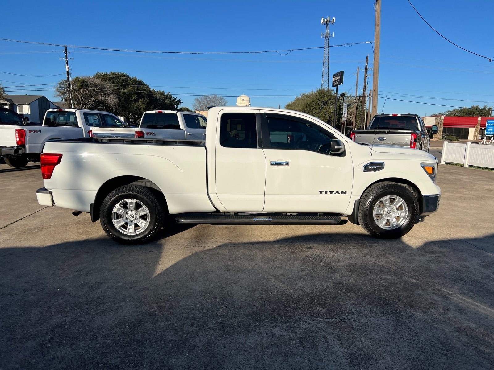 2017 Nissan Titan SV