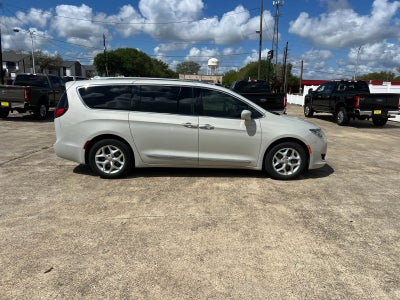2017 Chrysler Pacifica Touring L Plus