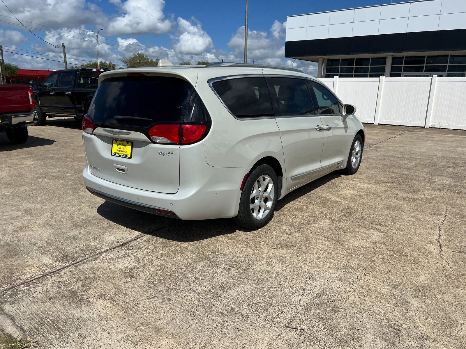 2017 Chrysler Pacifica Touring L Plus
