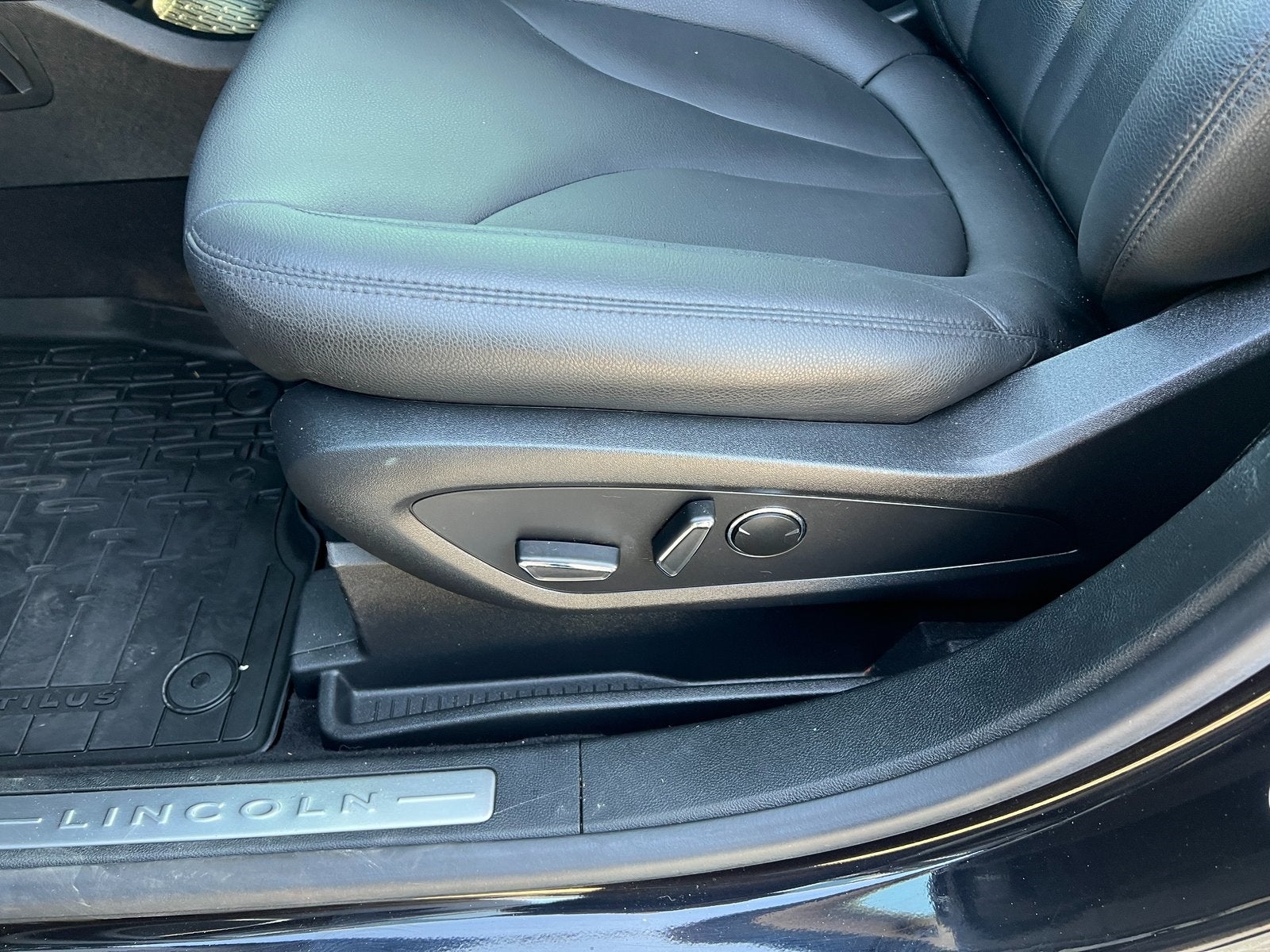 2023 Lincoln Nautilus Standard