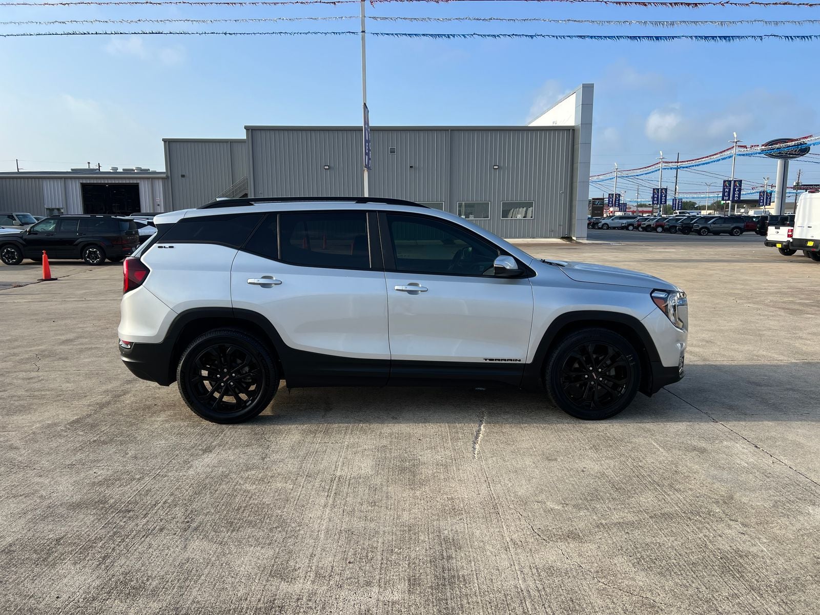 Used 2022 GMC Terrain SLE with VIN 3GKALMEV8NL203370 for sale in Victoria, TX