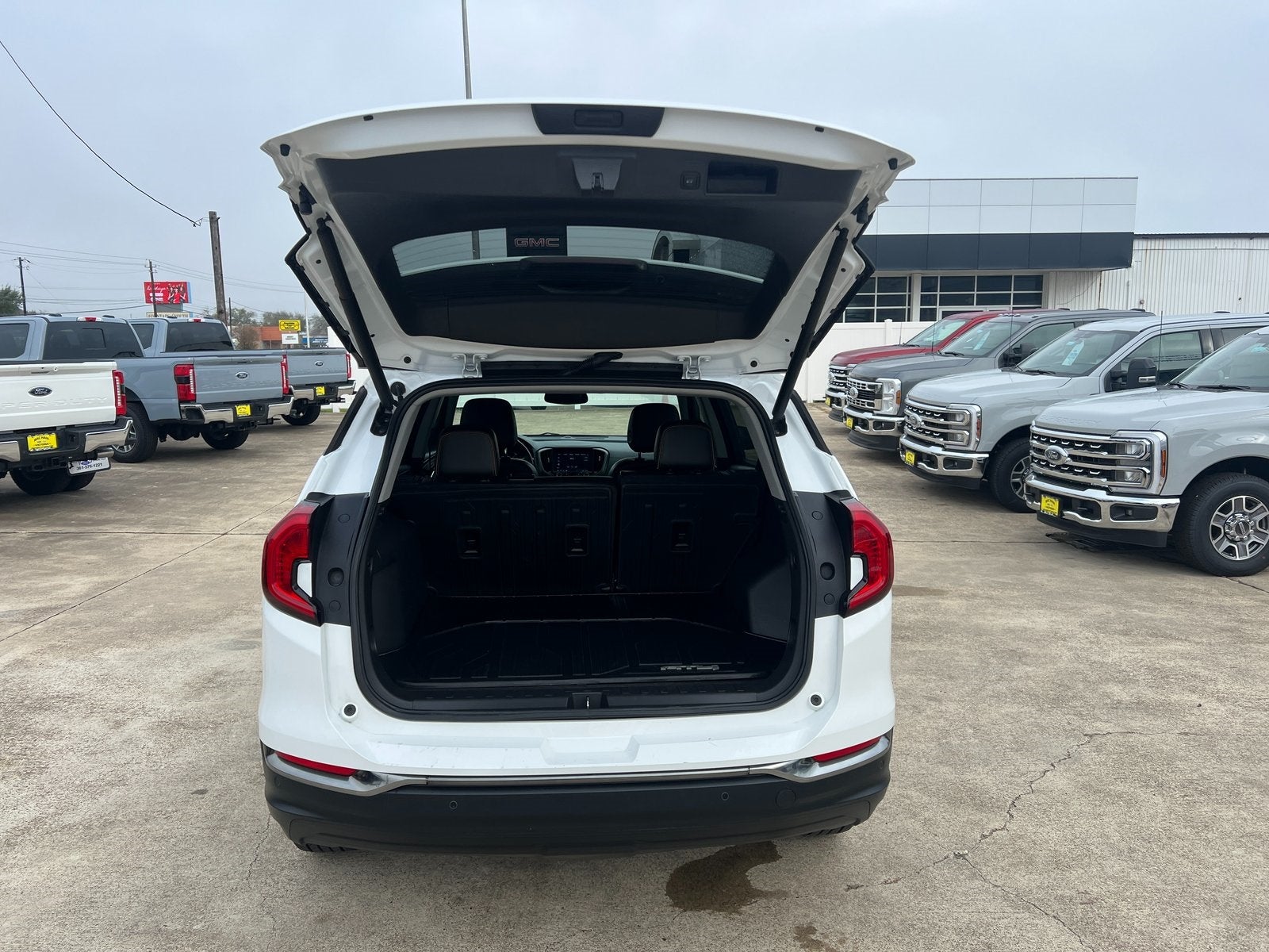 2023 GMC Terrain AT4