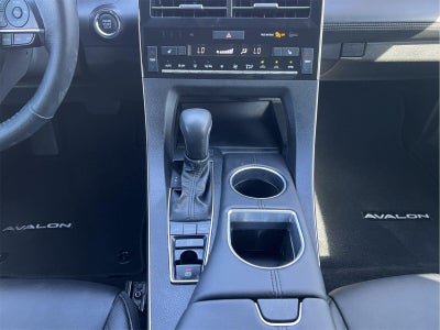 2022 Toyota Avalon XLE
