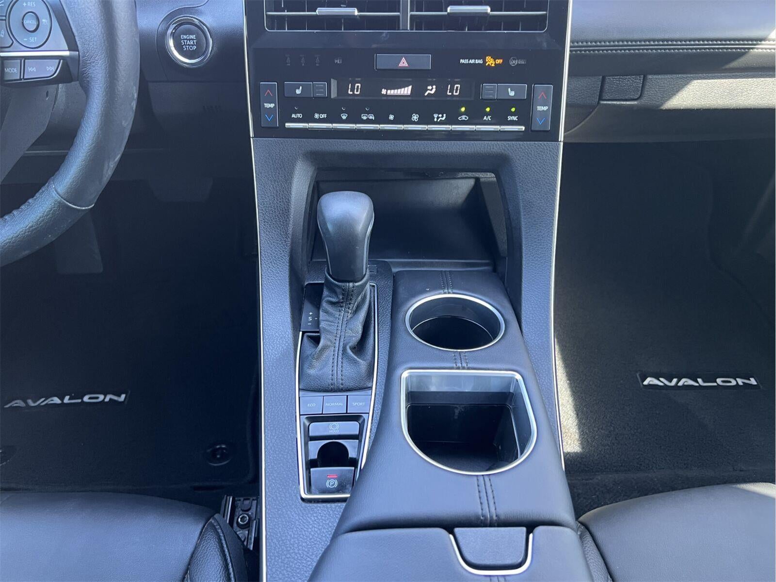 2022 Toyota Avalon XLE