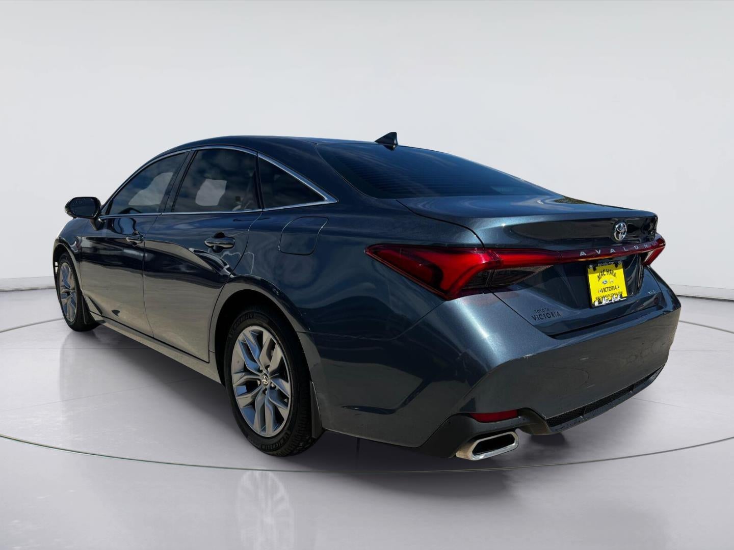 2022 Toyota Avalon XLE