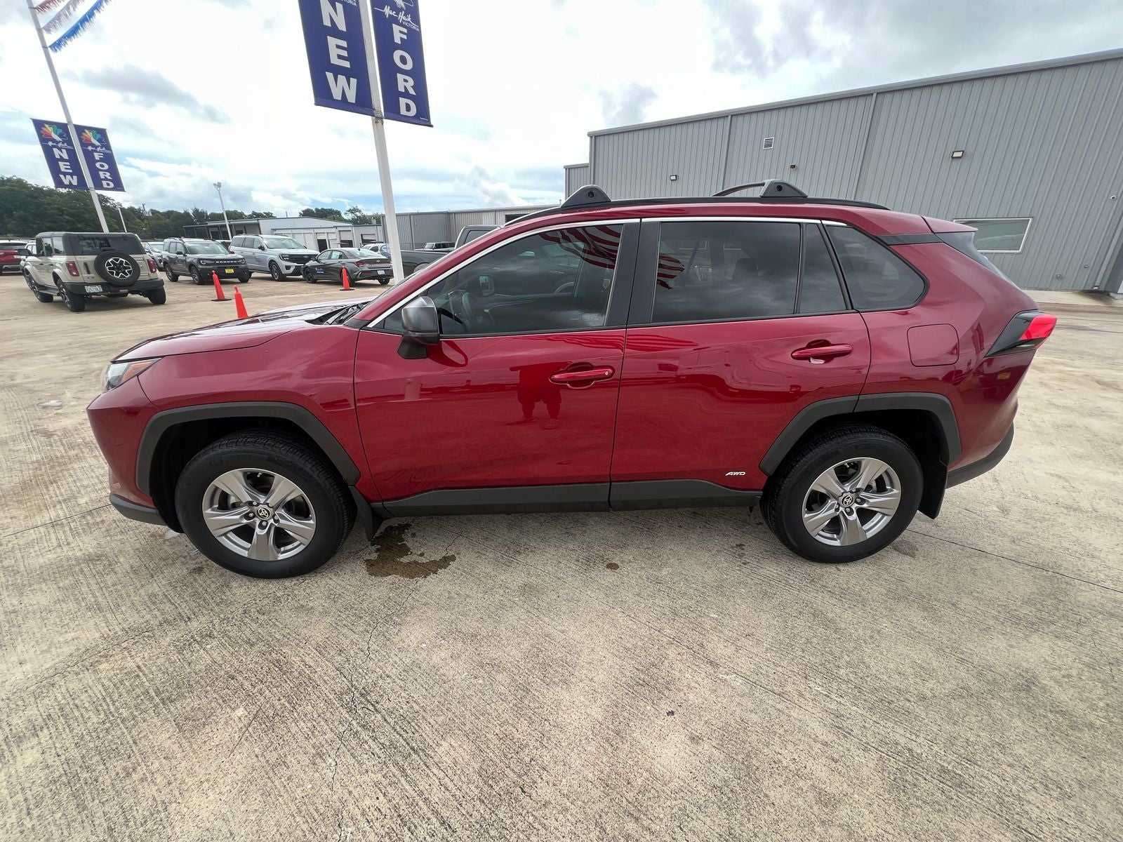 2024 Toyota RAV4 Hybrid LE