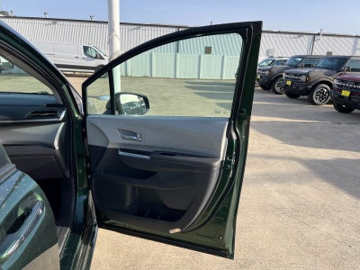 2022 Toyota Sienna XLE