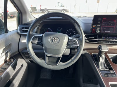 2022 Toyota Sienna XLE