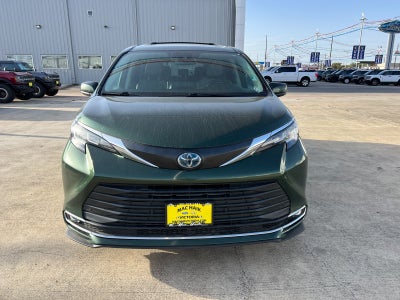 2022 Toyota Sienna XLE