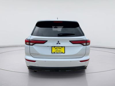 2022 Mitsubishi Outlander SE