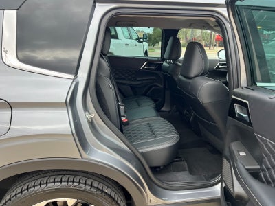 2023 Mitsubishi Outlander SEL