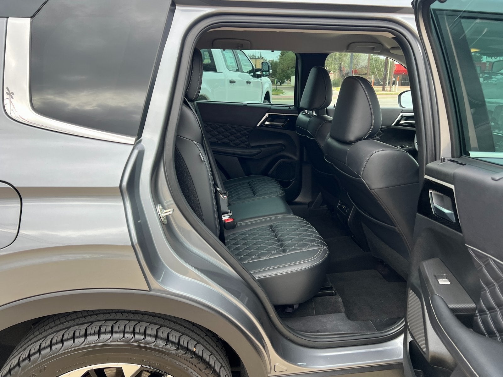 2023 Mitsubishi Outlander SEL