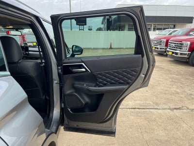 2023 Mitsubishi Outlander SEL