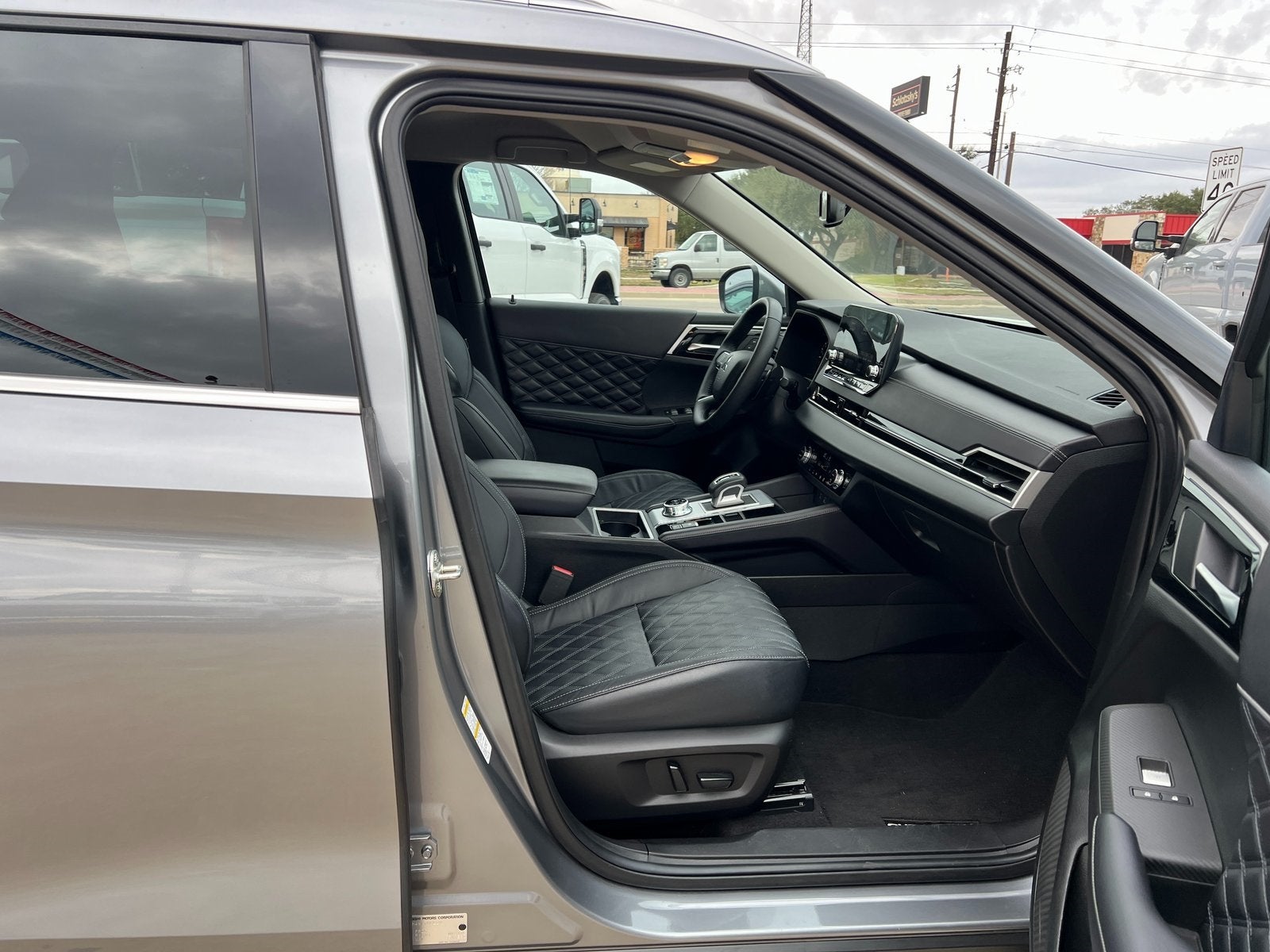 2023 Mitsubishi Outlander SEL