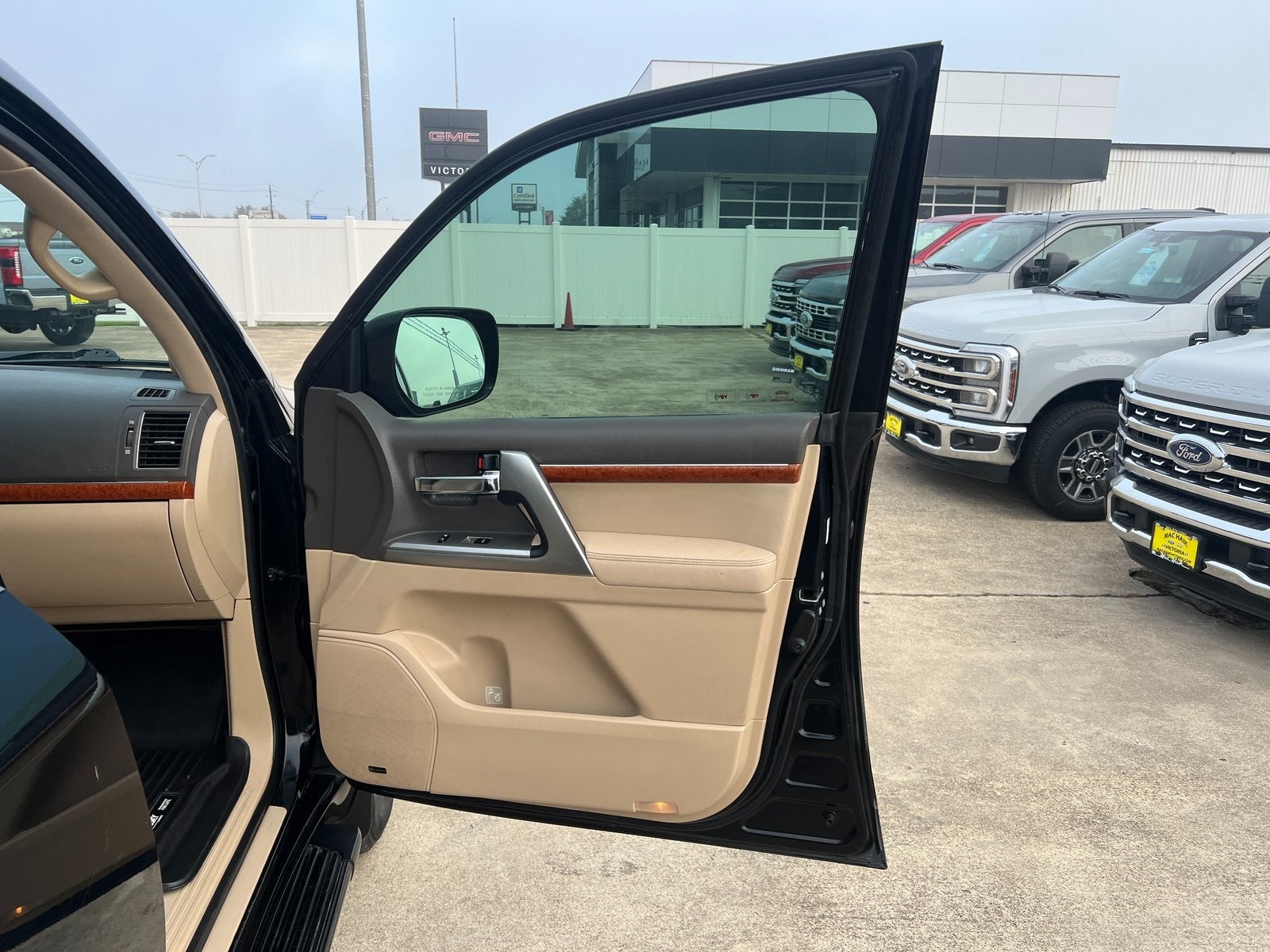 2014 Toyota Land Cruiser Base