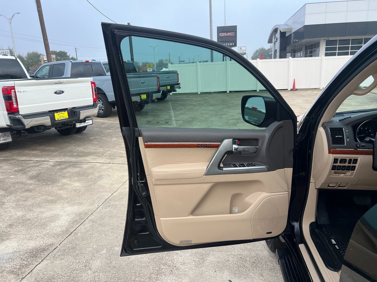 2014 Toyota Land Cruiser Base