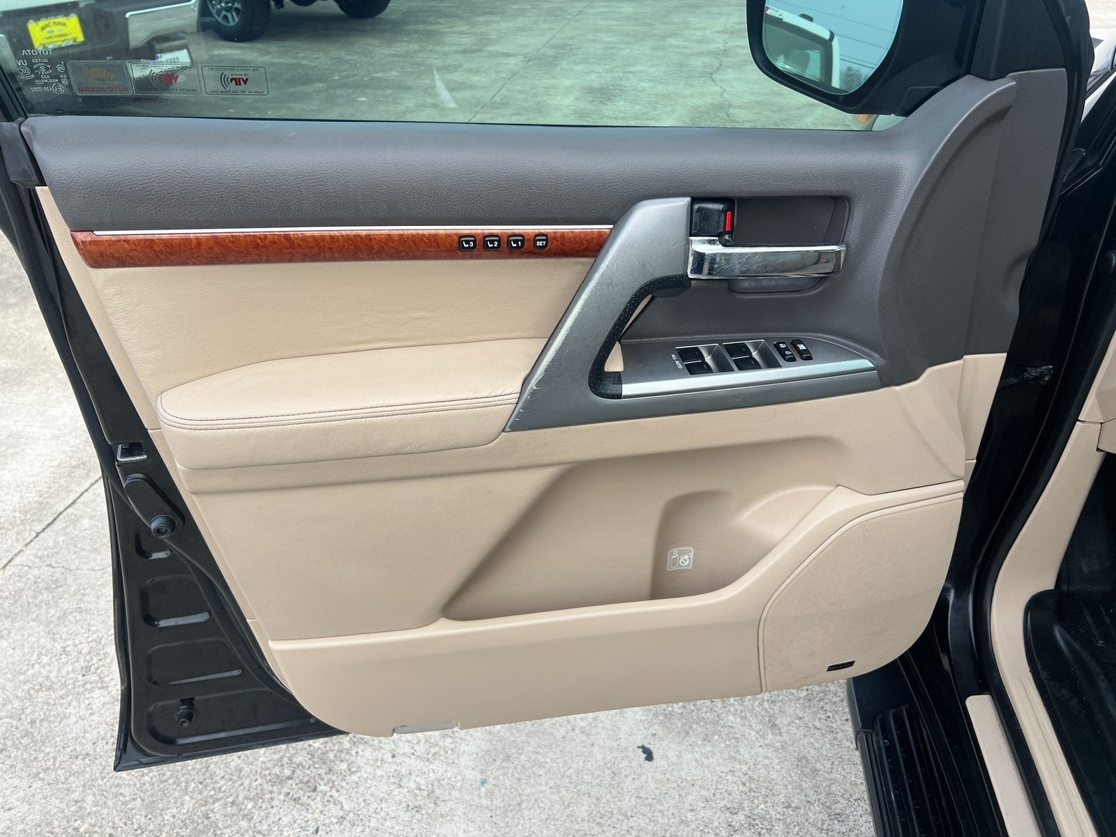 2014 Toyota Land Cruiser Base