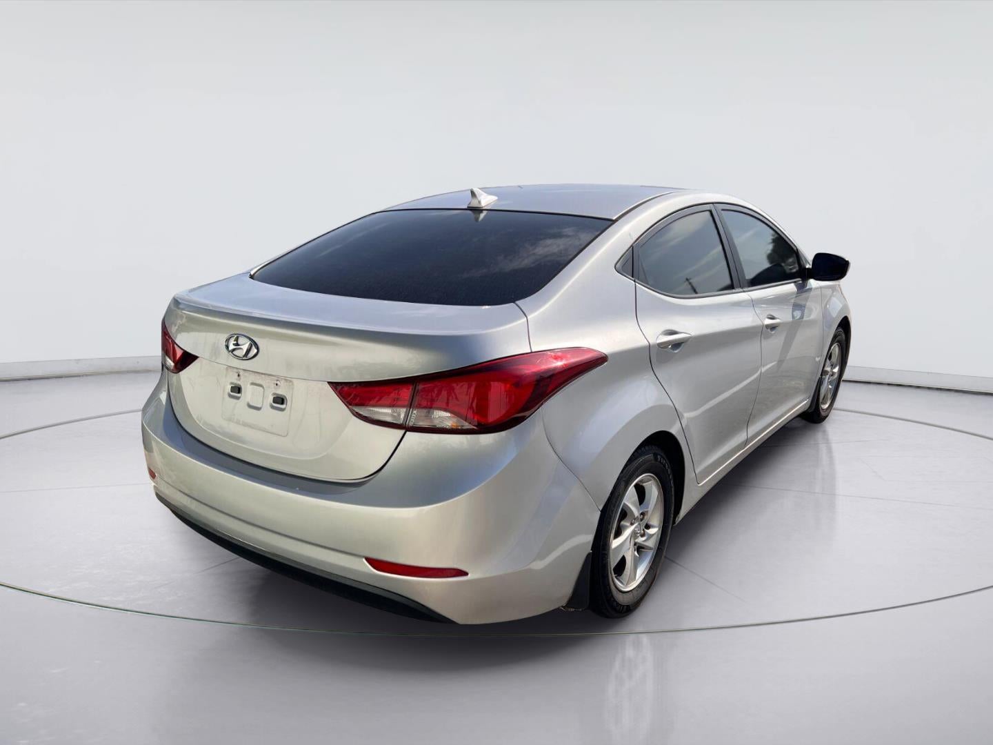 Used 2015 Hyundai Elantra SE with VIN KMHDH4AE4FU439436 for sale in Victoria, TX