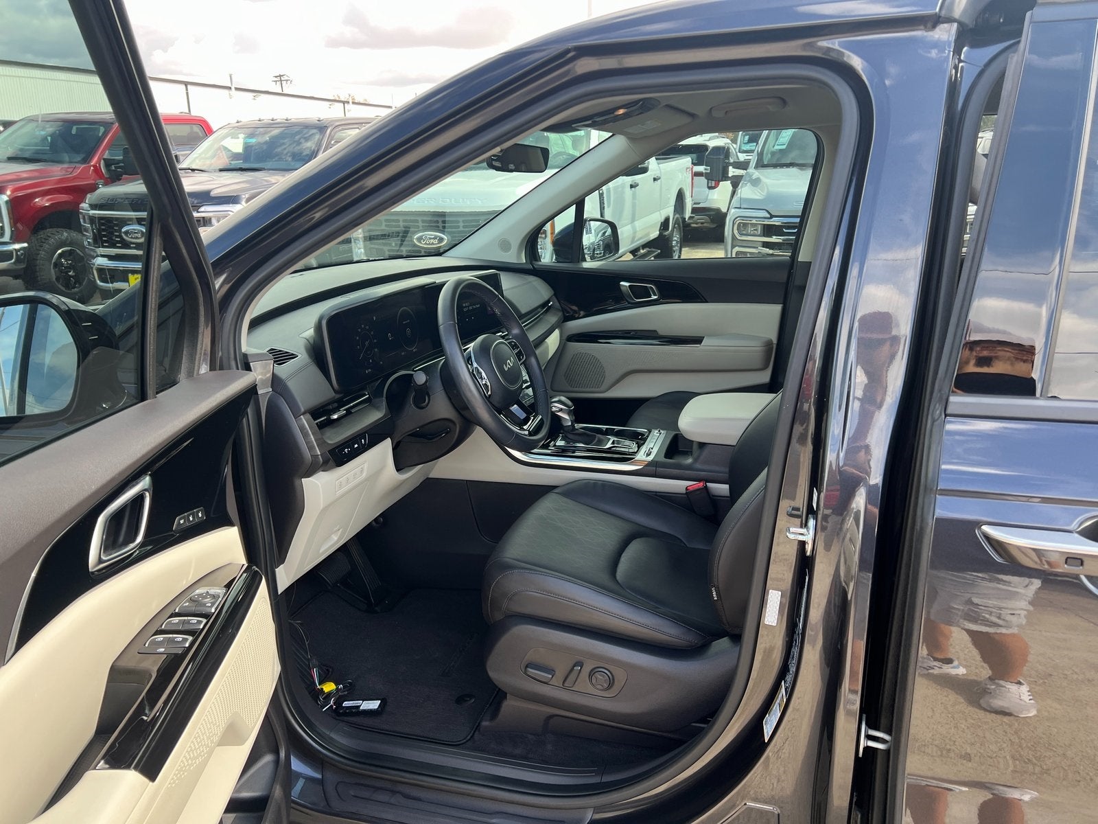 2024 Kia Carnival SX